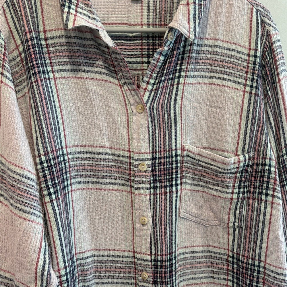 Casual Plaid Button-Down Shirt - Picture 3 of 5